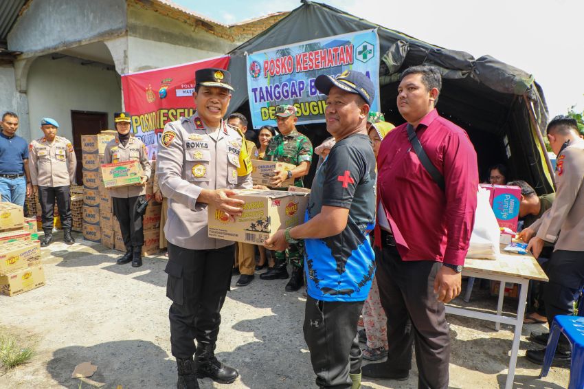 Wakapolda Sumut Turun ke Batang Kuis, Pastikan Penanganan Banjir Berjalan Cepat & Serahkan Bantuan