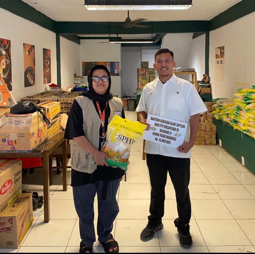 Peduli Tapteng, PTPN IV Kebun Pasir Mandoge Turut Berjibaku Salurkan Bantuan