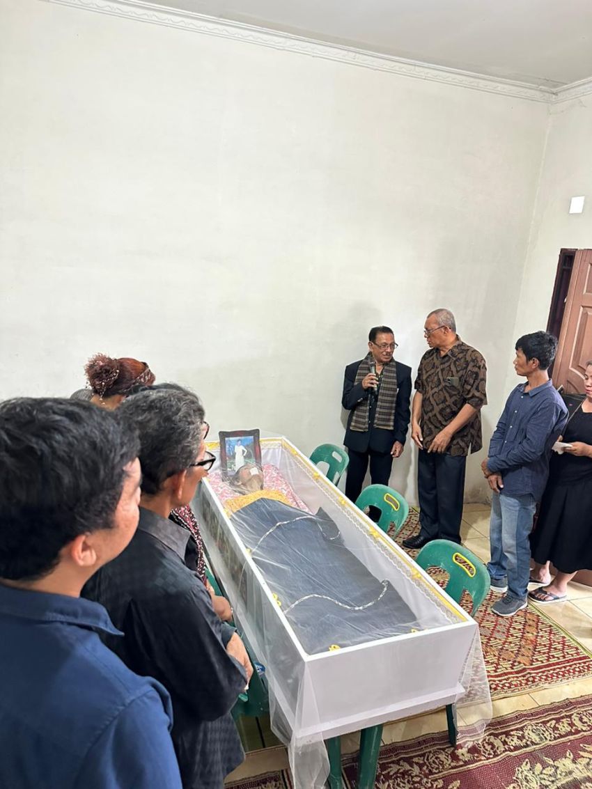 Anggota DPR RI Maruli Siahaan Bantu Ambulance dan Peti Mati Untuk Keluarga Berduka