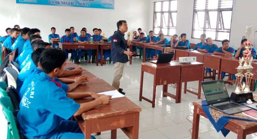 Honda Tingkatkan Kesiapan Siswa TBSM SMKN 2 Medan Lewat Honda Smart Technology
