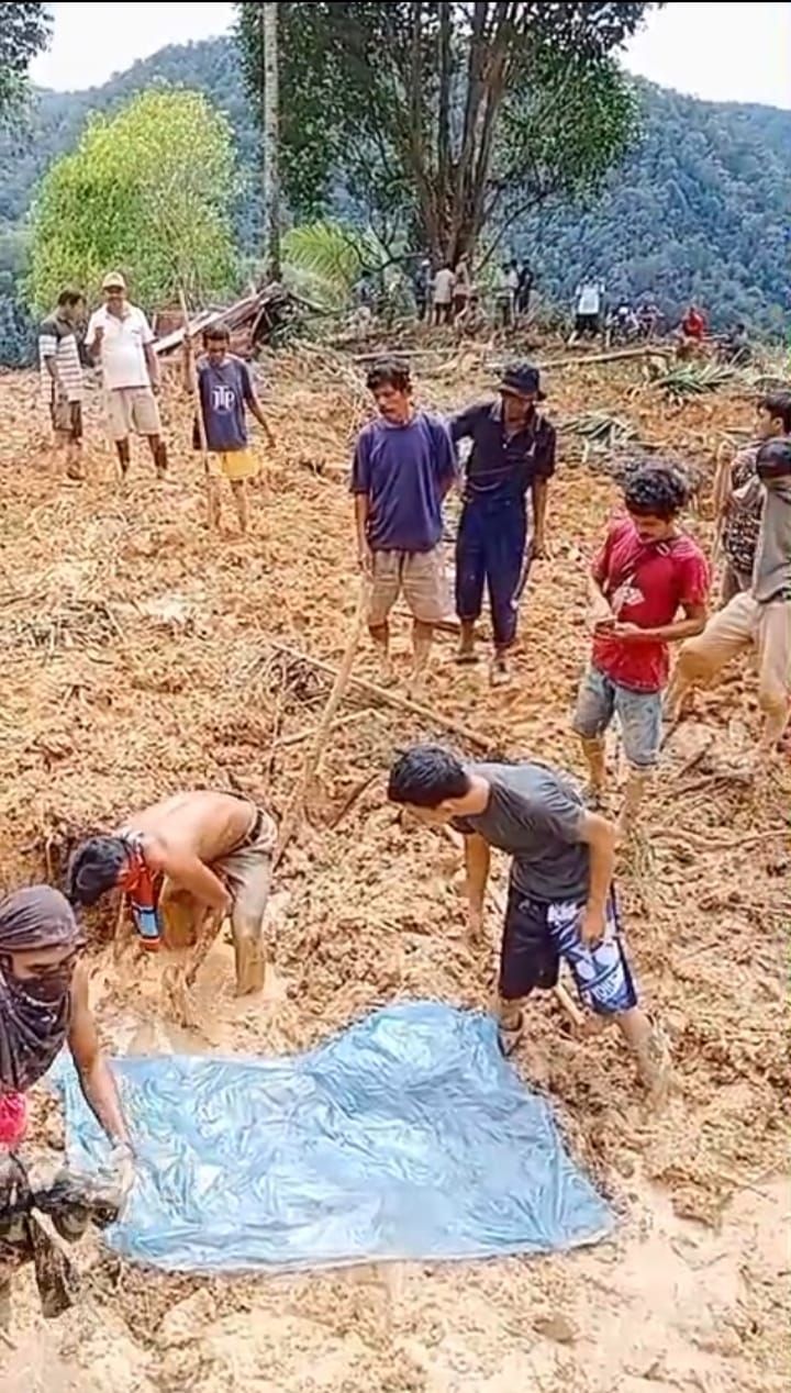 Aksi lHeroik Gemdeman Evakuasi Korban Longsor Tapanuli Utara