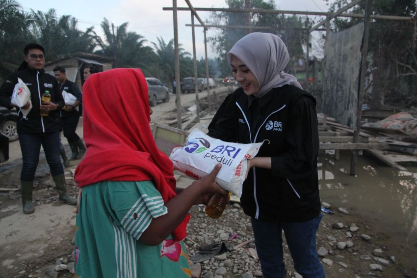 Ratusan Relawan BRI Dikerahkah untuk Pemulihan Pascabencana di Sumut dan Aceh