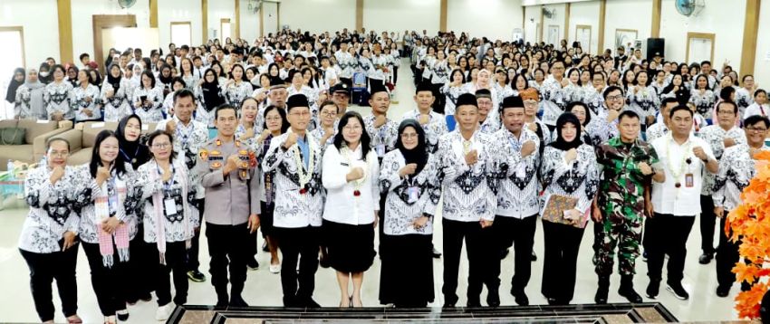Peringatan HUT PGRI ke 80 Simalungun Dirangkai Pengukuhan Pengurus