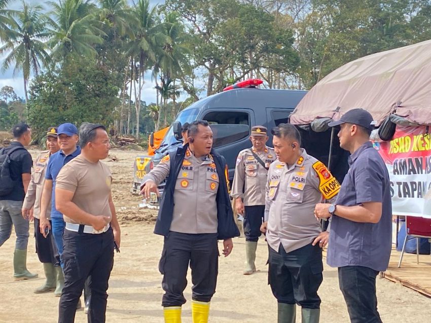 Peduli Bencana, Kapolres Labuhanbatu Bawa Belasan Ribu Liter Air Bersih Turun Ke Lokasi