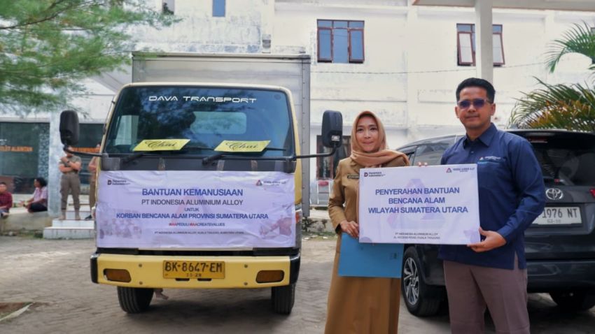 IAA Serahkan Bantuan Untuk Warga Terdampak Banjir dan Longsor di Sumut