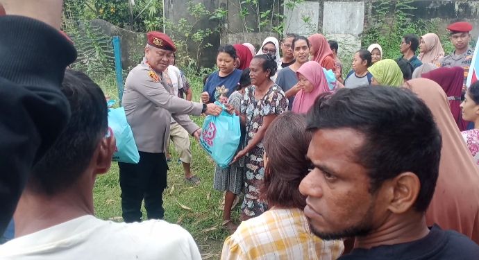 HUT ke 78 Reserse, Ditreskrimum Poldasu Bagikan Sembako Kepada Warga dan Wartawan Terdampak Banjir