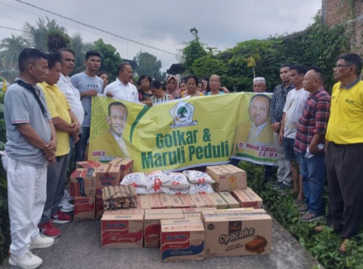 Sampaikan Amanat Ketum Partai Golkar, Anggota DPR RI Maruli Siahaan dan Relawan Palito Berikan Bantuan Kepada Warga Desa Simalingkar
