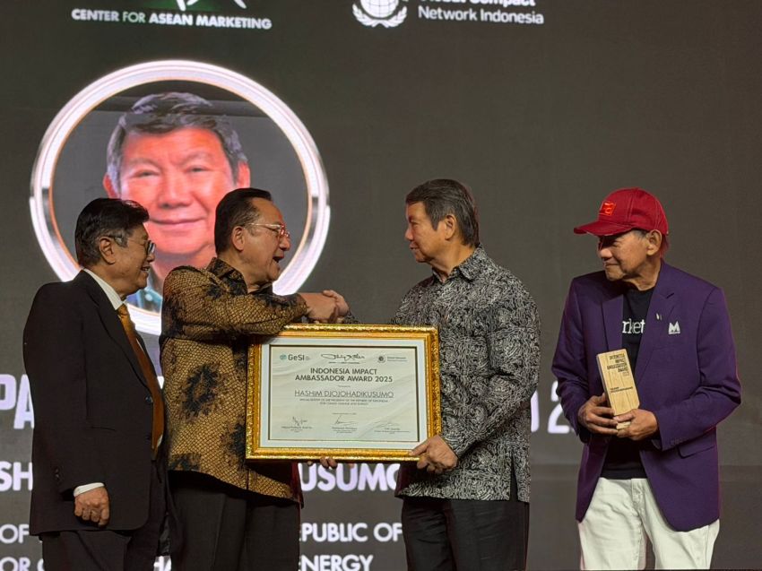 Irman Gusman Serahkan Special Award dalam MarkPlus Conference 2026: Hashim Tegaskan Komitmen Lingkungan dan Singgung Bencana Sumatera