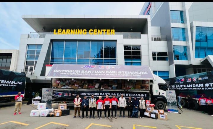 JNE Distribusikan Lebih Dari 500 Ton Bantuan dari #TemanJNE Untuk Korban Bencana Sumatera