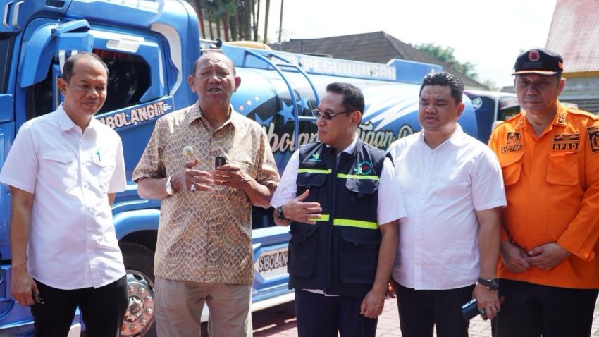 Bupati Syah Afandin Lepas 20 Mobil Tangki Air Bersih untuk Warga Terdampak Banjir