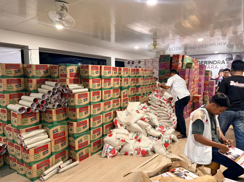 Melalui Program TJSL, PTPN IV Berkolaborasi Dengan Gerindra Sumut Salurkan Bantuan Bagi Korban Bencana di Sumut   Medan - Melalui Program Tanggung Jaw