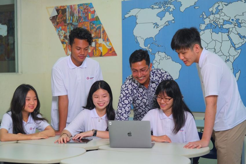 Pentingnya Sinergi Orang Tua dan Sekolah dalam Menghadapi Tantangan Akademik Anak di Setiap Jenjang Pendidikan