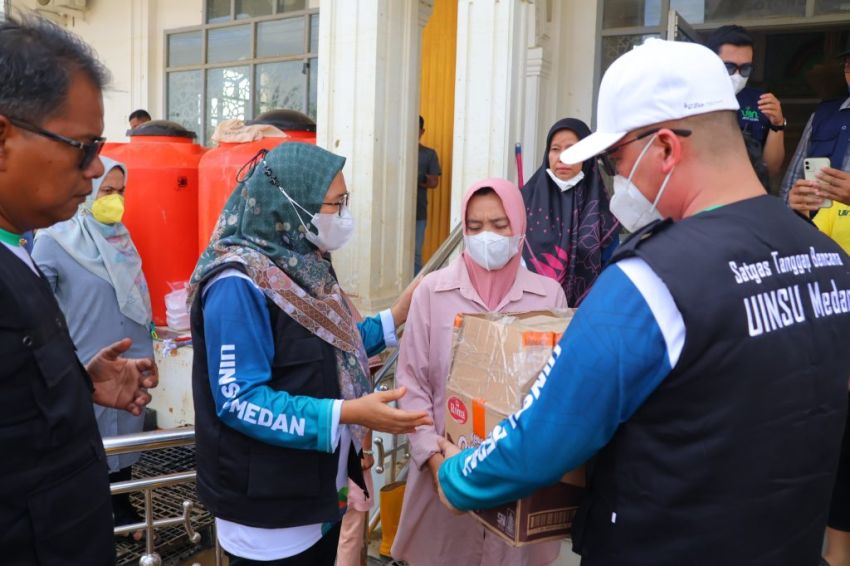 Di Tengah Lumpur Aceh Tamiang, Kemenag dan UINSU Bantu Masjid Syuhada