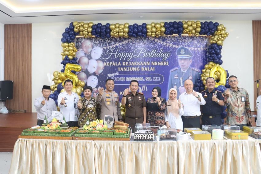Hangatnya Kebersamaan, Kapolres Tanjungbalai Beri Ucapan Selamat Hari Ulang Tahun Kajari Tanjungbalai