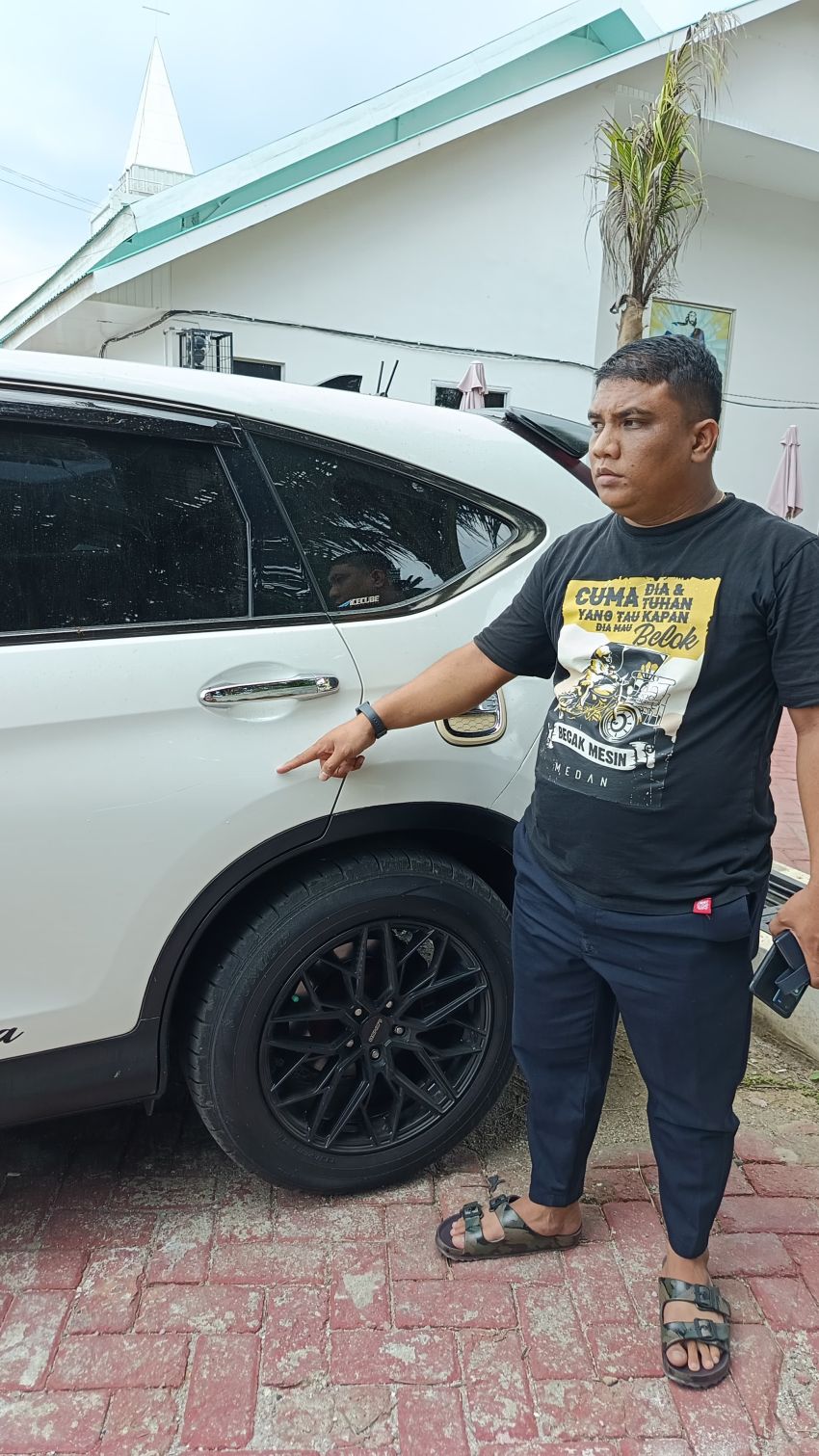 Mobil Wartawan Dirusak OTK di Pelantara Parkir Mapolda Sumut, Sastra :  Insiden Memalukan Kantor Polisi Jadi Tempat Kejahatan