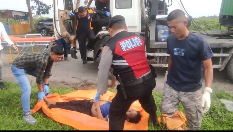 Pengemudi Truk Kontainer Ditemukan Meninggal di Kabin Truknya di Lima Puluh