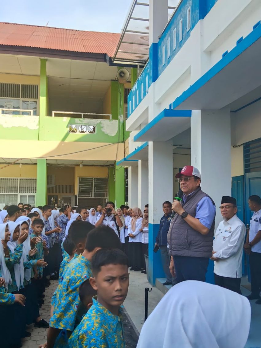 Irman Gusman Kembali Salurkan PIP Rp1,205 Miliar untuk 2.008 Siswa SD, SMP dan SMK di Sumatera Barat