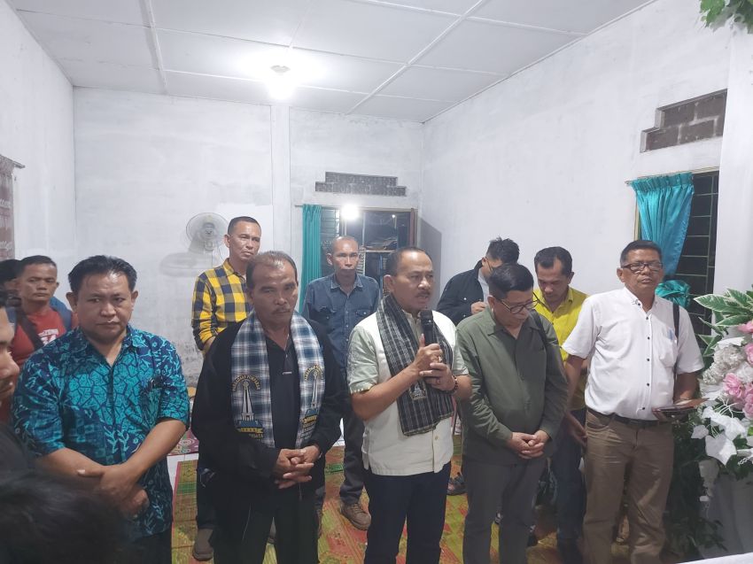 Dalam Rangkaian Kundapil, Anggota DPR RI Maruli Siahaan Melayat Ke Rumah Duka Anggota PPSD Siahaan di Marelan