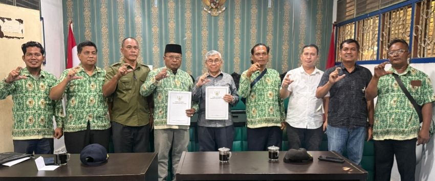 Komitmen Laksanakan keterbukaan Informasi Komisi Informasi Sumut dan APDESI Teken MOU