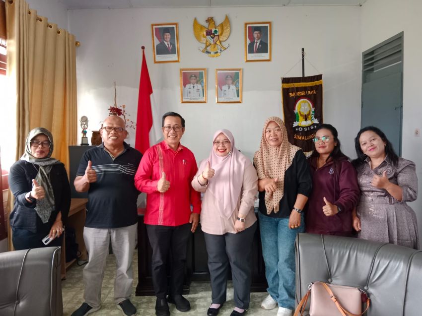 Putri  Wartawan Pimpin SMK Negeri 1 Pamatang Raya