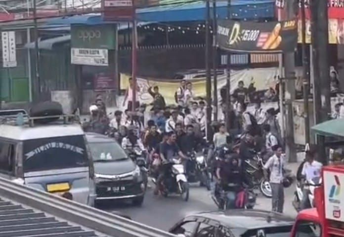 Aksi Tawuran Antar Pelajar di Batu Bara Marak, Situasi Arus Lalu Lintas Macet