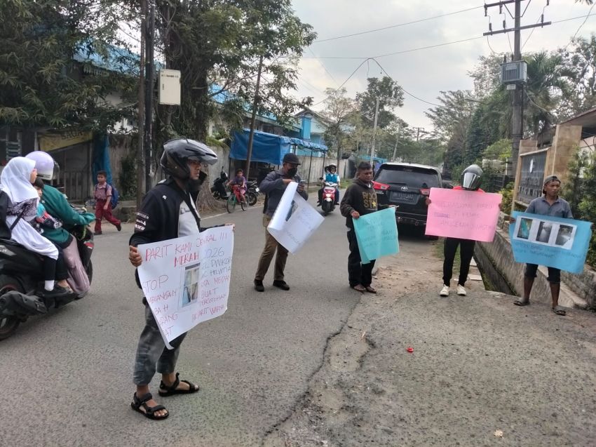 Warga Kelurahan Dwikora Protes Pabrik Diduga Cemari Lingkungan