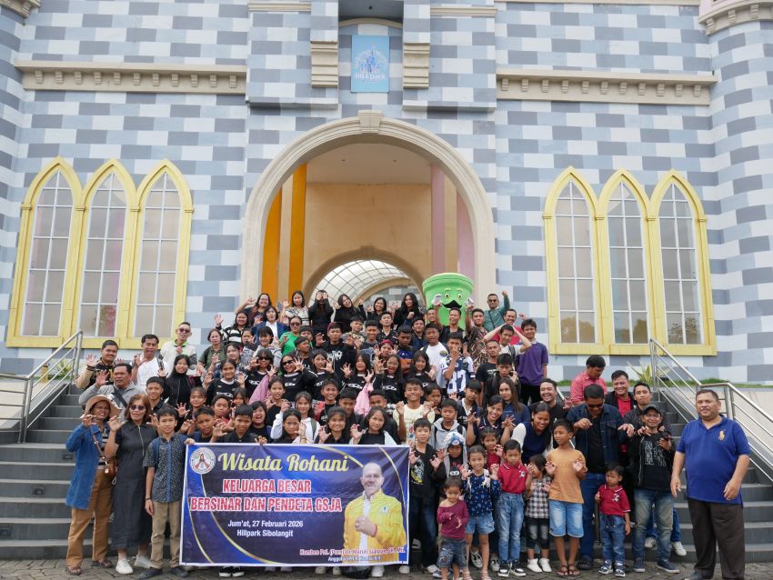 Anggota DPR RI Maruli Siahaan Beri Dukungan Wisata Rohani Kelber Bersinar Bersama Pendeta GSJA Selambo