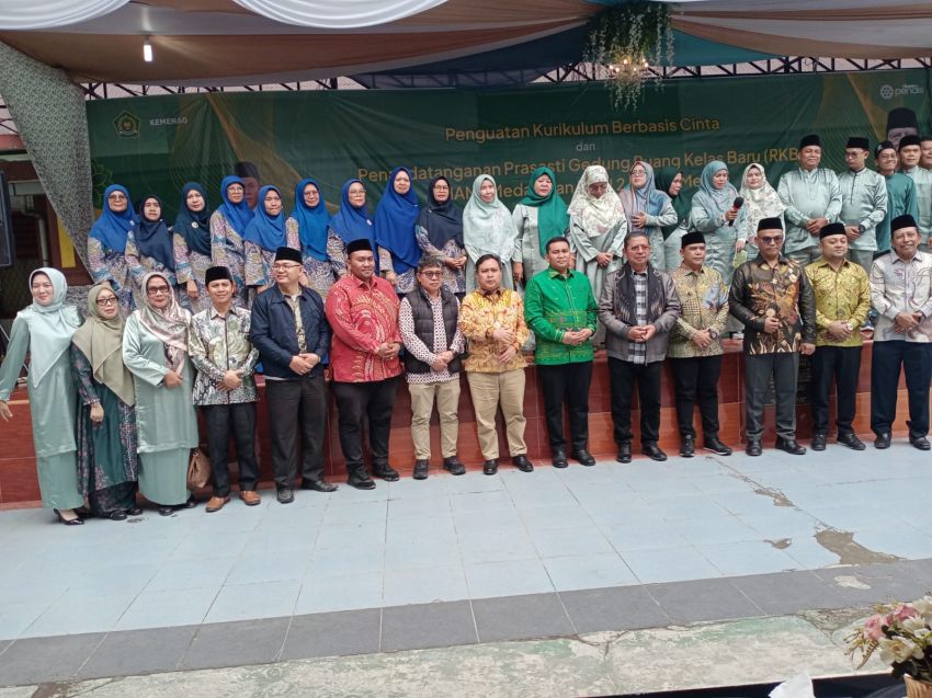 Kepala MAN 2 Model dan MAN 1 Medan Sambut Dirjen Pendis Kemenag