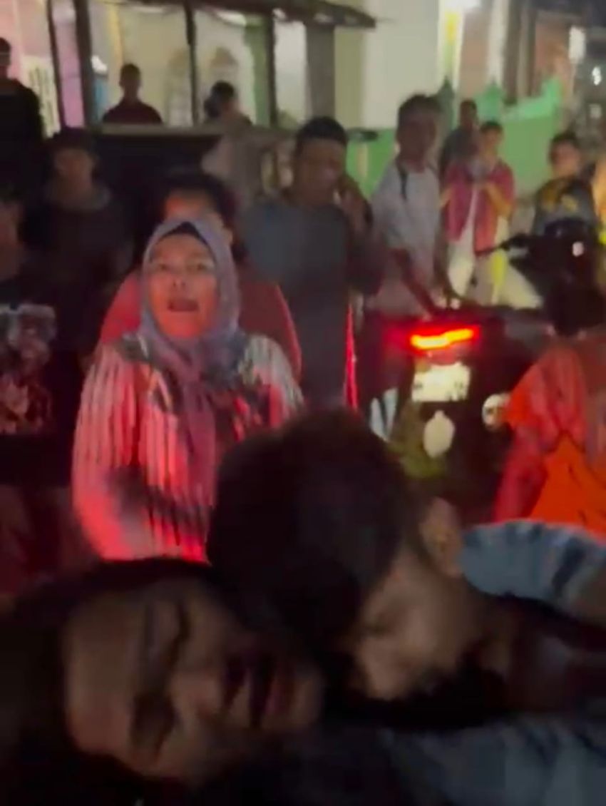 Dihalang-halangi Warga,  Aparat Kepilisian Tak Berdaya Ringkus Terduga Bandar Sabu di Talawi &lrm;