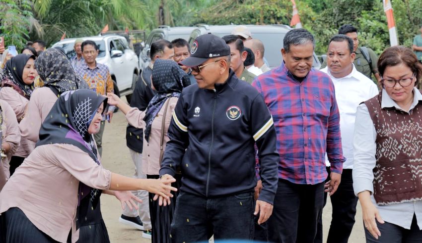 Pembangunan Jalan Swadaya Masyarakat Selesai Dikerjakan, Tiga Nagori Syukuran