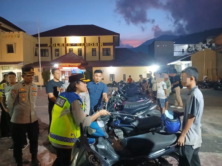 Kapolres Samosir Ikut Patroli, 33 Unit Sepeda Motor Knalpot Brong Diamankan di Polres Samosir