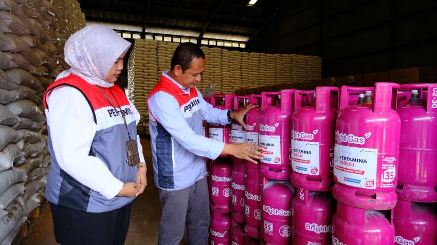 Pertamina dan SERUNI Serahkan Bantuan Sarana Air Bersih dan 1.577 Tabung Bright Gas