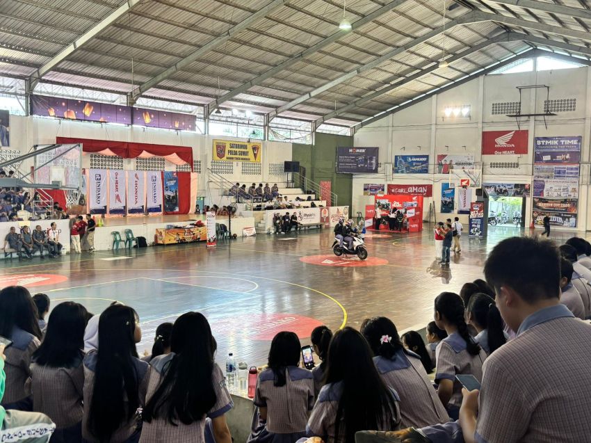 Roadshow Honda DBL 2026 Bakar Semangat Pelajar SMA Dr. Wahidin Sudirohusodo