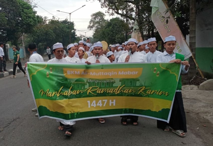 Walikota Medan Lepas Parade Jalan Pagi Masjid Muttaqin dan Warga Mabar