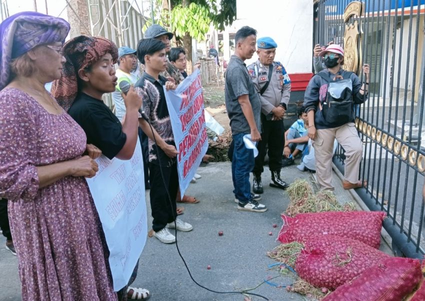 Petani Bawang Karo Menjerit Geruduk Poldasu, Bawang Illegal Asal India dan Thailand Banjiri Pasaran