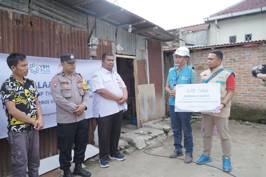 Realisasikan 10 Sambungan Listrik Gratis, PLN UP3 Pematangsiantar Hadirkan Terang Ramadhan Melalui Program Light Up The Dream 1447 H