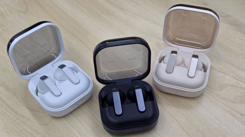 Samsung Galaxy Buds4 Series Hadirkan Audio Lebih Jernih dan Desain Nyaman, Temani Adikara Berkarya