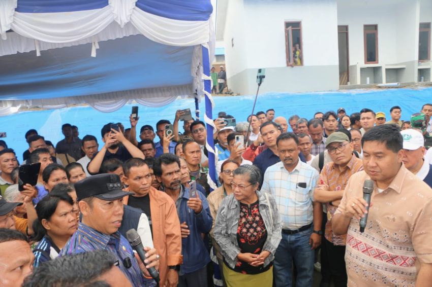 Mendagri Bersama Menteri PKP Tinjau Pembangunan Huntap