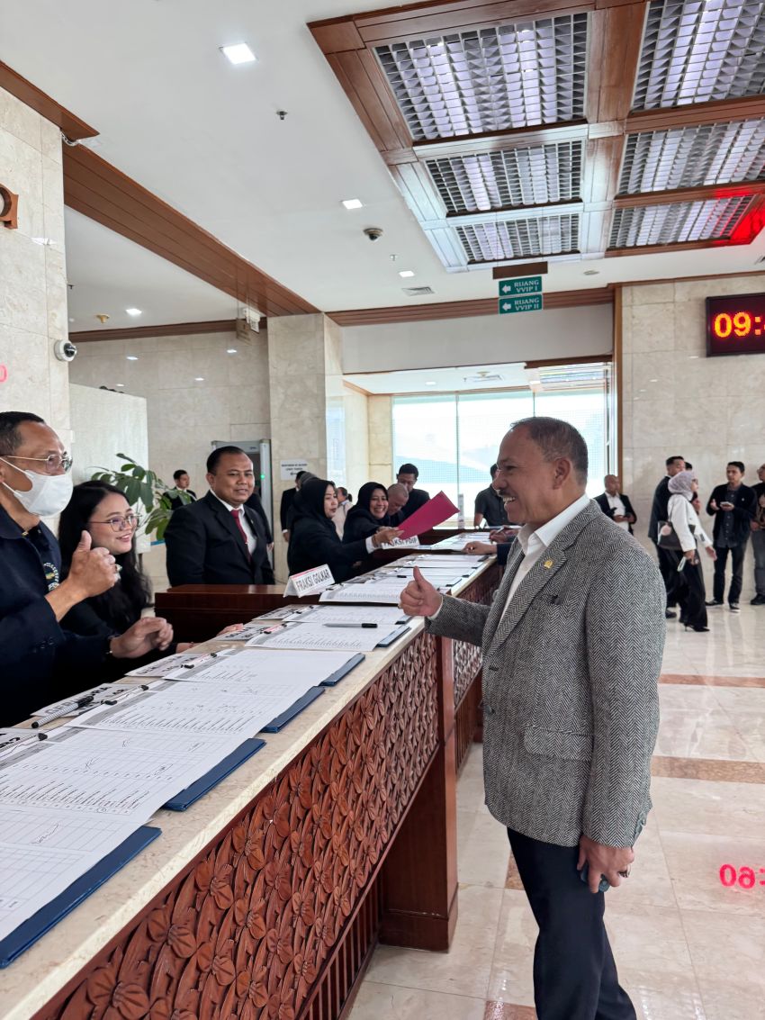 Dr Maruli Siahaan,SH.MH  Hadiri Rapat Paripurna DPR RI Bahas Konflik Timur Tengah hingga Penetapan Komisioner OJK
