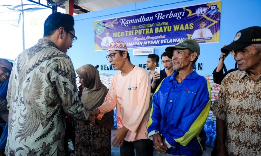 Ramadan Berbagi dengan Warga Belawan, Rico Waas: Hidup Harus Saling Peduli dan Membantu