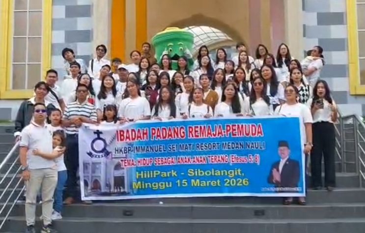 Dukung Pengembangan Iman Generasi Muda, Anggota DPR RI Dr Maruli Siahaan Berangkatkan Rombongan Remaja dan Pemuda HKBP Immanuel Sei Mati Ibadah Padang