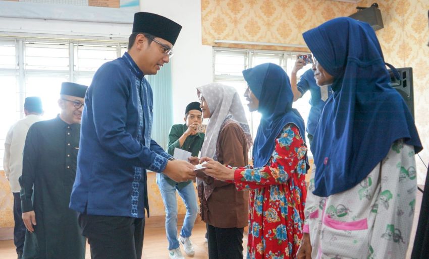 Jelang Idulfitri, Walikota Medan Salurkan Zakat ASN Pemko Medan Kepada 948 Mustahik