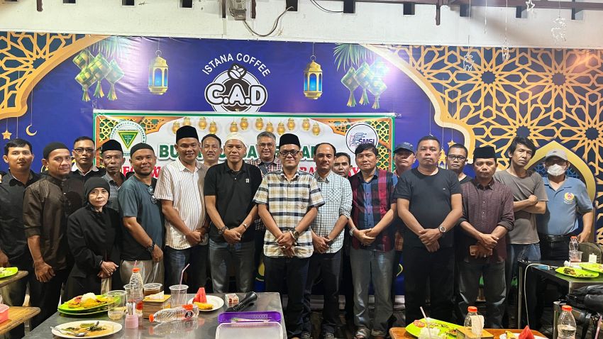 Lewat Bukber, FORWAKA dan SMSI Pastikan Insan Pers di Labuhanbatu Tetap Solid