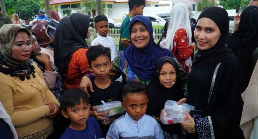 Ny. Endang Syah Afandin Apresiasi Aksi Berbagi Takjil DWP Langkat