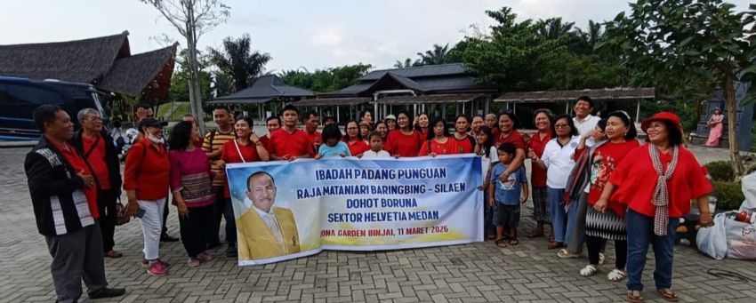 Komitmen Dukung Kegiatan Sosial Keagamaan, Anggota DPR RI Maruli Siahaan Berangkatkan Rombongan Rajamataniari Baringbing Silaen Ibadah Padang