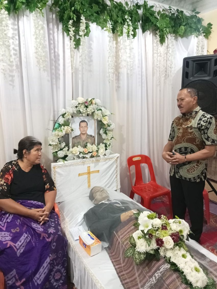 Dua Purnawirawan Polri Dipanggil Maha Kuasa, Anggota DPR RI Kombes Pol (Purn) Dr Maruli Siahaan,SH.MH sampaikan Doa dan Penghiburan