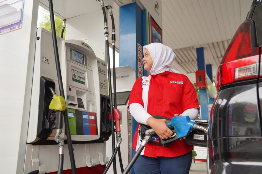 Pertamina Patra Niaga Sumbagut Jaga Layanan Energi, Operator SPBU Tetap Bertugas di Hari Raya