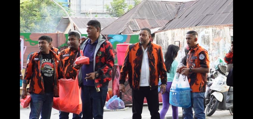 PAC PP Medan Polonia Borong Dagangan Takjil Untuk Dibagikan Kepada Pengendara