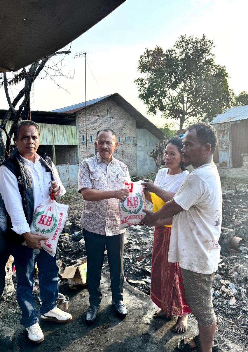 Anggota DPR RI Maruli Siahaan Berikan Bantuan Kepada Dua Keluarga Korban Kebakaran di Sunggal