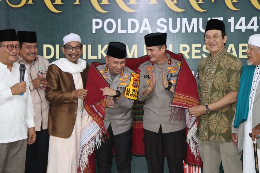 Wakapoldasu Bersama Kapolrestabes Medan Safari Ramadhan di Pesantren Al Kautsar : Pererat Silaturahmi dengan Ulama